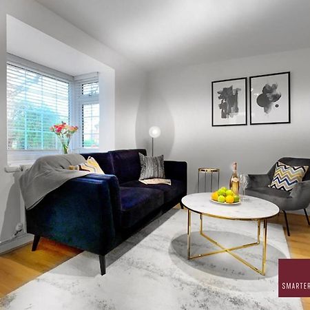Wokingham - 2 Bed Modern House - Parkingアパートメント エクステリア 写真